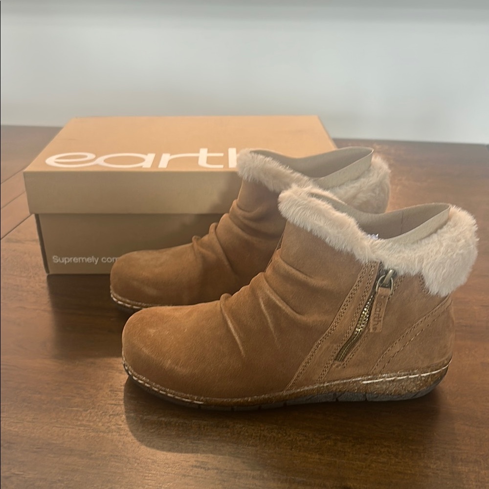 Earth Women's Ankle Boots - SZ 6W